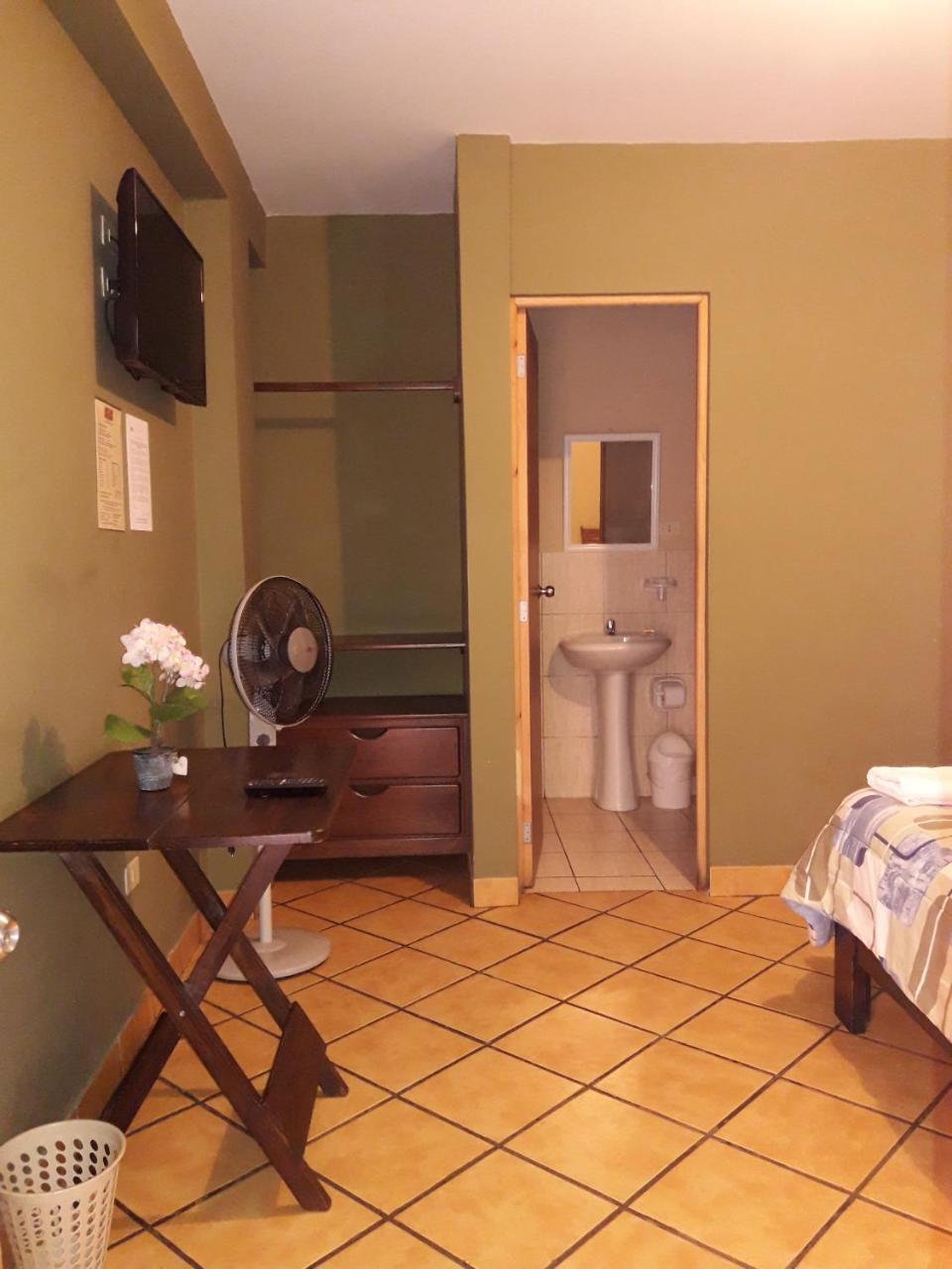 Hostal Tambo Colorado Pisco Buitenkant foto